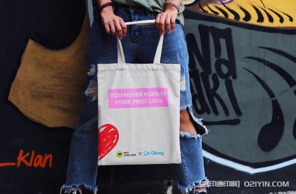 潮牌購(gòu)物手提袋加印定制 第4張 潮牌購(gòu)物手提袋加印定制 第4張